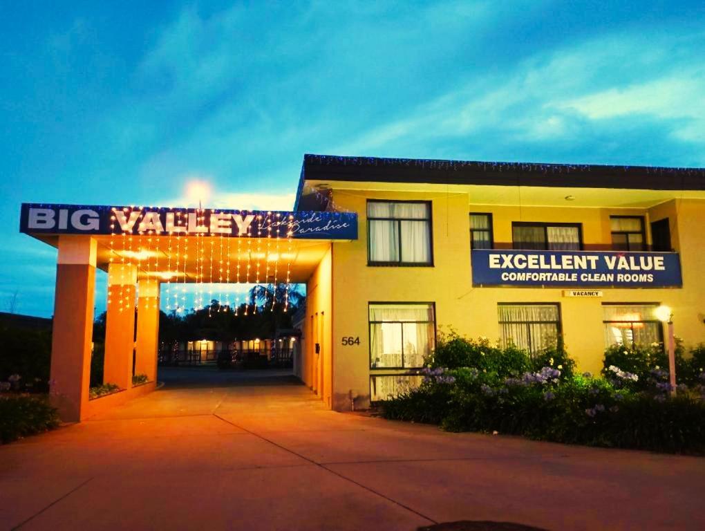 Big Valley Lakeside Paradise Motor Inn Σέπαρτον Εξωτερικό φωτογραφία