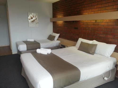 Big Valley Lakeside Paradise Motor Inn Σέπαρτον Εξωτερικό φωτογραφία